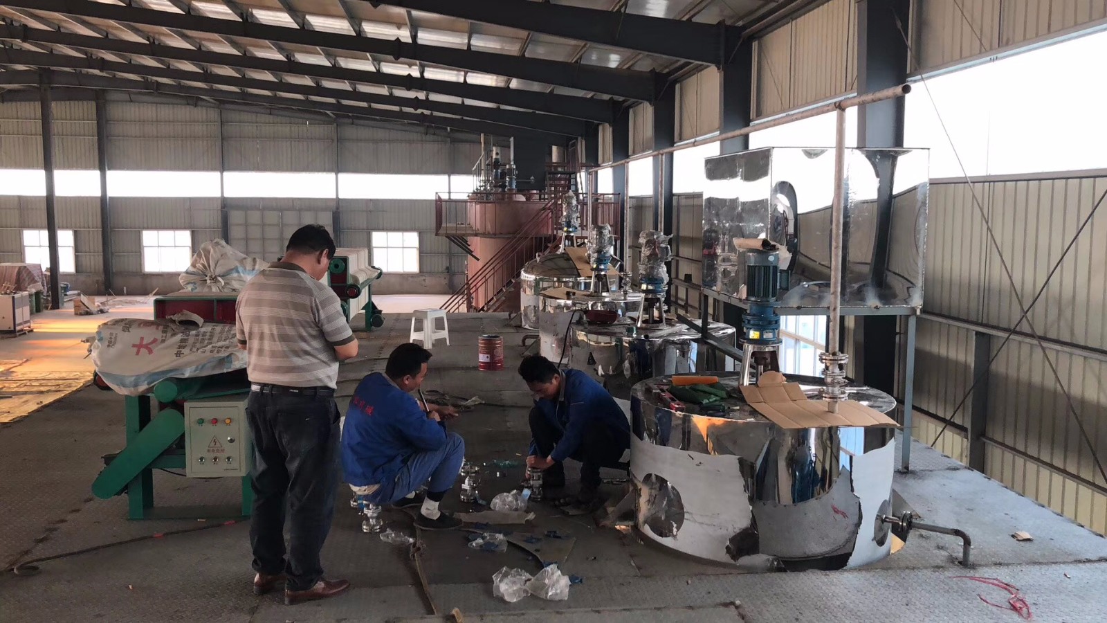 安阳工科携手全国十佳粮油企业美临粮油公司花生榨油设备即将安装完工
